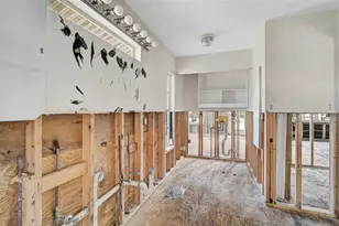 105 Island Cir, Sarasota, FL 34242 - Photo 27