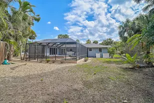 105 Island Cir, Sarasota, FL 34242 - Photo 31