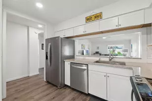 18106 Canal Pointe St, Tampa, FL 33647 - Photo 9