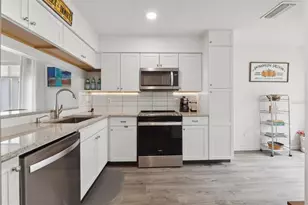 18106 Canal Pointe St, Tampa, FL 33647 - Photo 5