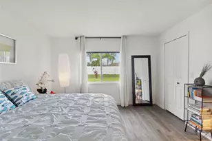 18106 Canal Pointe St, Tampa, FL 33647 - Photo 37