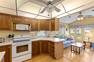 182 Crown Point Dr, Nokomis, FL 34275 - Photo 9