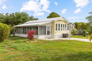 182 Crown Point Dr, Nokomis, FL 34275 - Photo 5