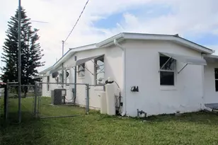 6339 Pontiac Ln, North Port, FL 34287 - Photo 5