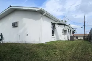 6339 Pontiac Ln, North Port, FL 34287 - Photo 7