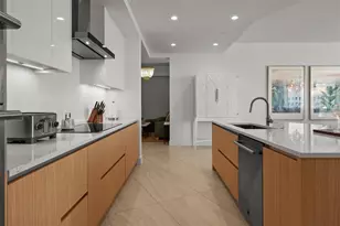 301 Quay Commons, Sarasota, FL 34236 - Photo 31