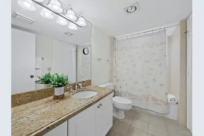 1095 Gulf Of Mexico Drive #503, Longboat Key, FL 34228 - Photo 25