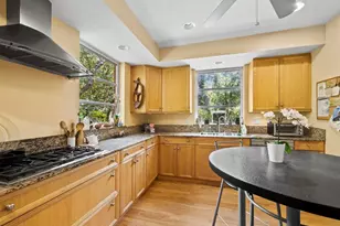 2315 McClellan Pkwy, Sarasota, FL 34239 - Photo 9