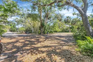 2315 McClellan Pkwy, Sarasota, FL 34239 - Photo 19