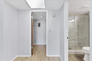 3204 Lake Bayshore Dr, Bradenton, FL 34205 - Photo 17