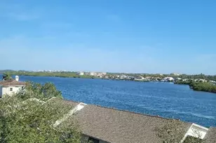 1255 E Peppertree Dr, Sarasota, FL 34242 - Photo 9