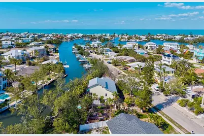 234 85th Street, Holmes Beach, FL 34217 - Photo 91