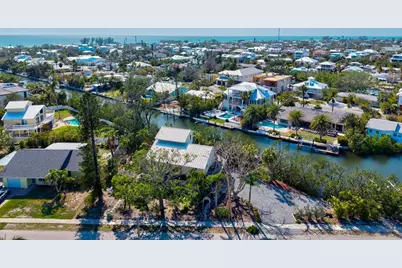 234 85th Street, Holmes Beach, FL 34217 - Photo 95