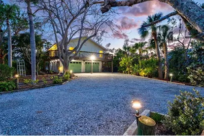 234 85th Street, Holmes Beach, FL 34217 - Photo 5