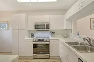 9630 Club S Cir, Sarasota, FL 34238 - Photo 15