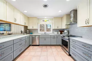 8592 Hidden Lagoon Rd, Sarasota, FL 34242 - Photo 39