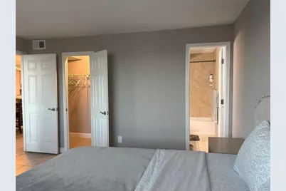 2755 Coconut Bay Lane #1313 (3M), Sarasota, FL 34237 - Photo 5