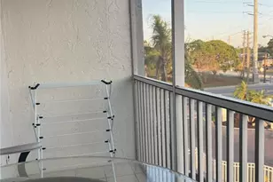 2755 Coconut Bay Ln, Sarasota, FL 34237 - Photo 21
