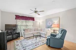 4360 Presidential Ave Cir E, Bradenton, FL 34203 - Photo 13