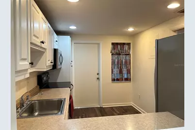 7461 W Country Club Drive N #208, Sarasota, FL 34243 - Photo 5