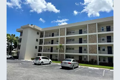 7461 W Country Club Drive N #208, Sarasota, FL 34243 - Photo 1