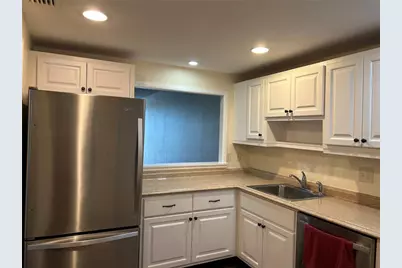 7461 W Country Club Drive N #208, Sarasota, FL 34243 - Photo 3