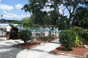 7461 W Country Club Dr N, Sarasota, FL 34243 - Photo 27