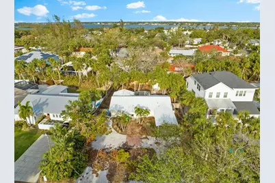 5019 Commonwealth Drive, Sarasota, FL 34242 - Photo 3