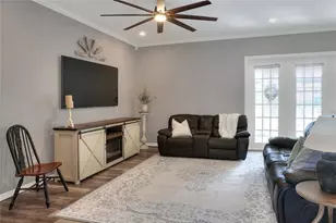 5810 Lake Victoria Dr, Lakeland, FL 33813 - Photo 9