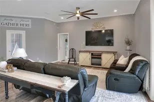 5810 Lake Victoria Dr, Lakeland, FL 33813 - Photo 7