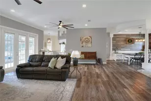 5810 Lake Victoria Dr, Lakeland, FL 33813 - Photo 9