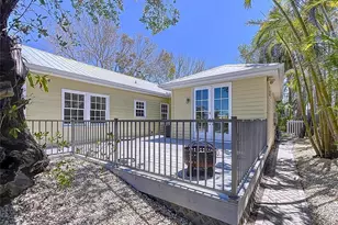 763 Siesta Dr, Sarasota, FL 34242 - Photo 13