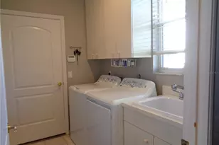 1354 Tearose Pl, Sarasota, FL 34239 - Photo 17