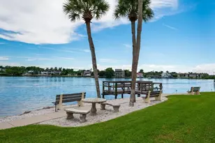 1300 N Portofino Dr, Sarasota, FL 34242 - Photo 29