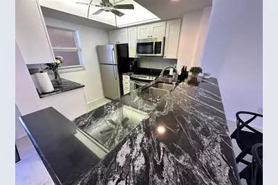 1300 N Portofino Drive #205, Sarasota, FL 34242 - Photo 5