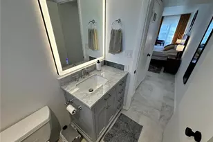 1300 N Portofino Dr, Sarasota, FL 34242 - Photo 23