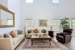 2424 Bay Dr, Bradenton, FL 34207 - Photo 3