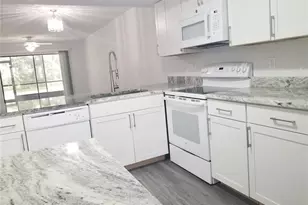 7842 Eagle Creek Dr, Sarasota, FL 34243 - Photo 7