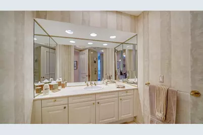 1241 Gulf Of Mexico Drive #603, Longboat Key, FL 34228 - Photo 35