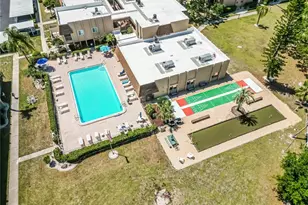 1540 Glen Oaks Dr E, Sarasota, FL 34232 - Photo 33