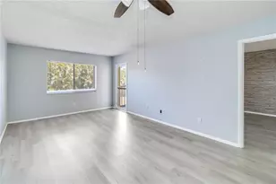 1540 Glen Oaks Dr E, Sarasota, FL 34232 - Photo 11