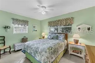 7860 Holiday Dr, Sarasota, FL 34231 - Photo 9