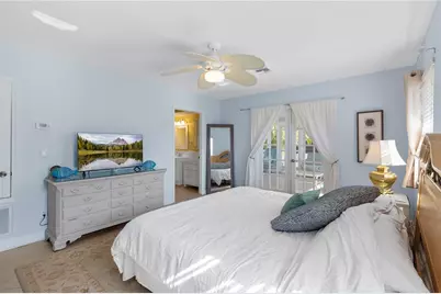 7860 Holiday Drive, Sarasota, FL 34231 - Photo 3