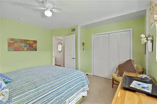 7860 Holiday Dr, Sarasota, FL 34231 - Photo 15