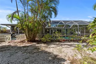 7860 Holiday Dr, Sarasota, FL 34231 - Photo 19