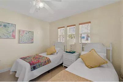 7860 Holiday Drive, Sarasota, FL 34231 - Photo 31
