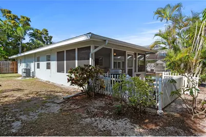 7860 Holiday Drive, Sarasota, FL 34231 - Photo 25