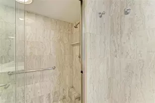 101 Benjamin Franklin Dr, Sarasota, FL 34236 - Photo 23