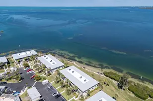 6400 Flotilla Dr, Holmes Beach, FL 34217 - Photo 29