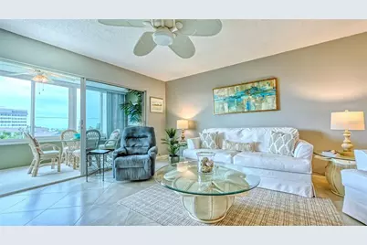 1200 E Peppertree Lane #305, Sarasota, FL 34242 - Photo 3